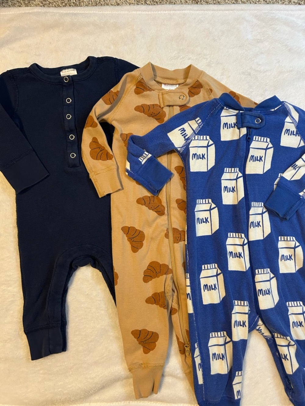 Hanna Andersson 6-12 months bundle - Navy, Tan Croissant, Blue Milk Print